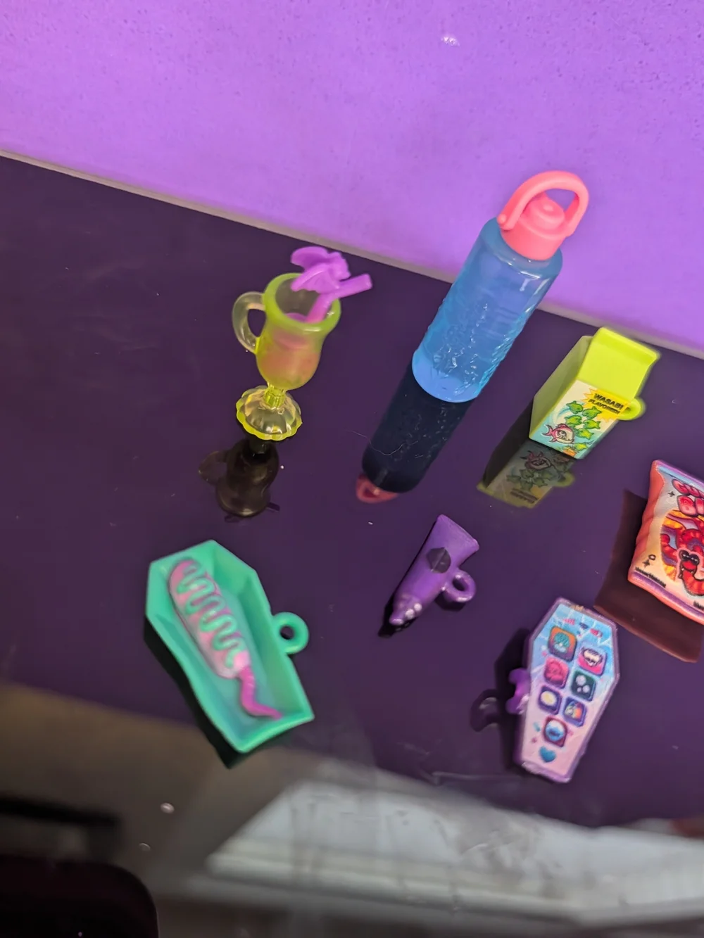 Monster High G3 Lagoona Blue Accessories Lot Food Snacks Coffin Phone iCoffin